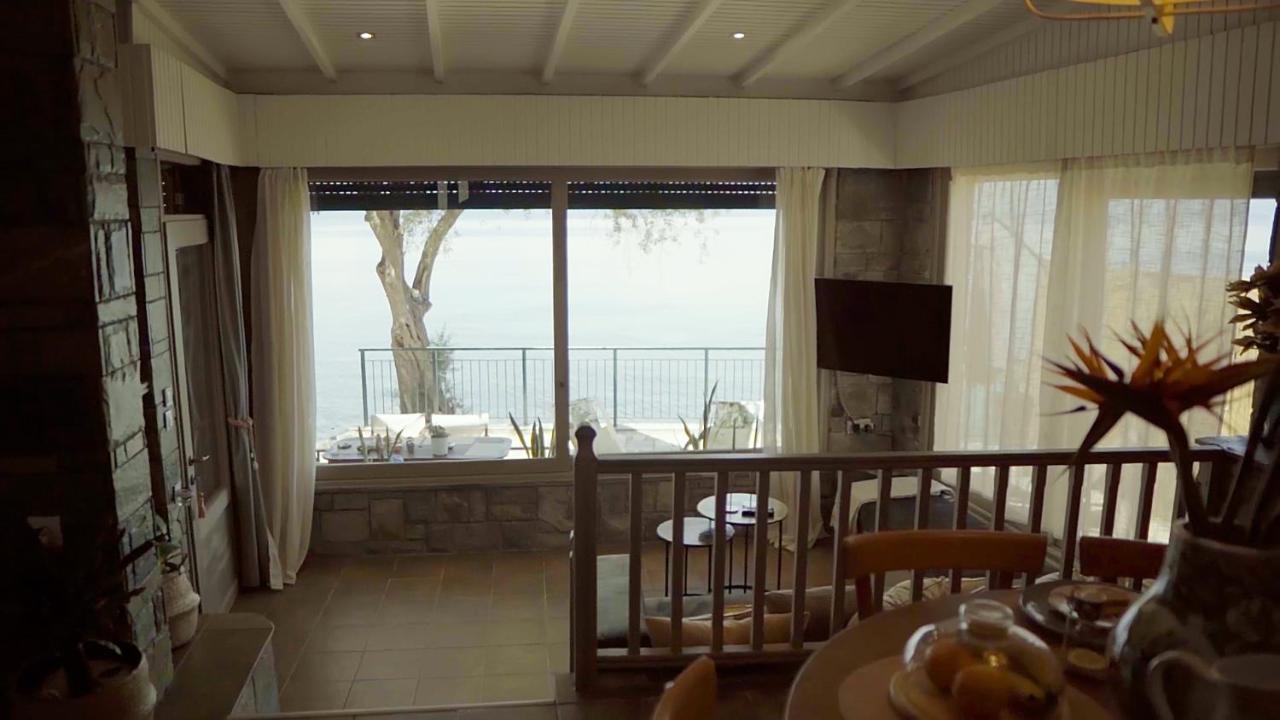 Paul Seafront House Holiday home Mesongi