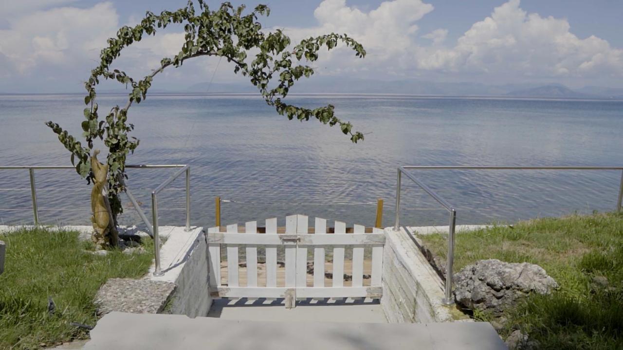 Paul Seafront House Holiday home Mesongi