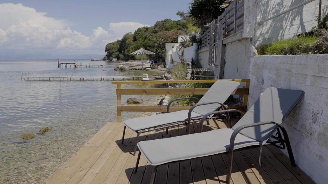 Holiday home Paul Seafront House Mesongi
