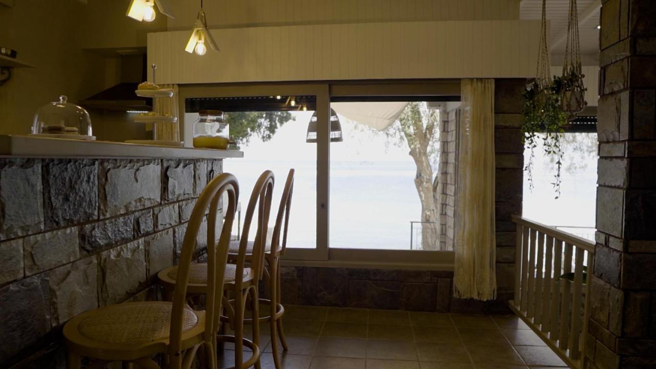 Paul Seafront House Mesongi