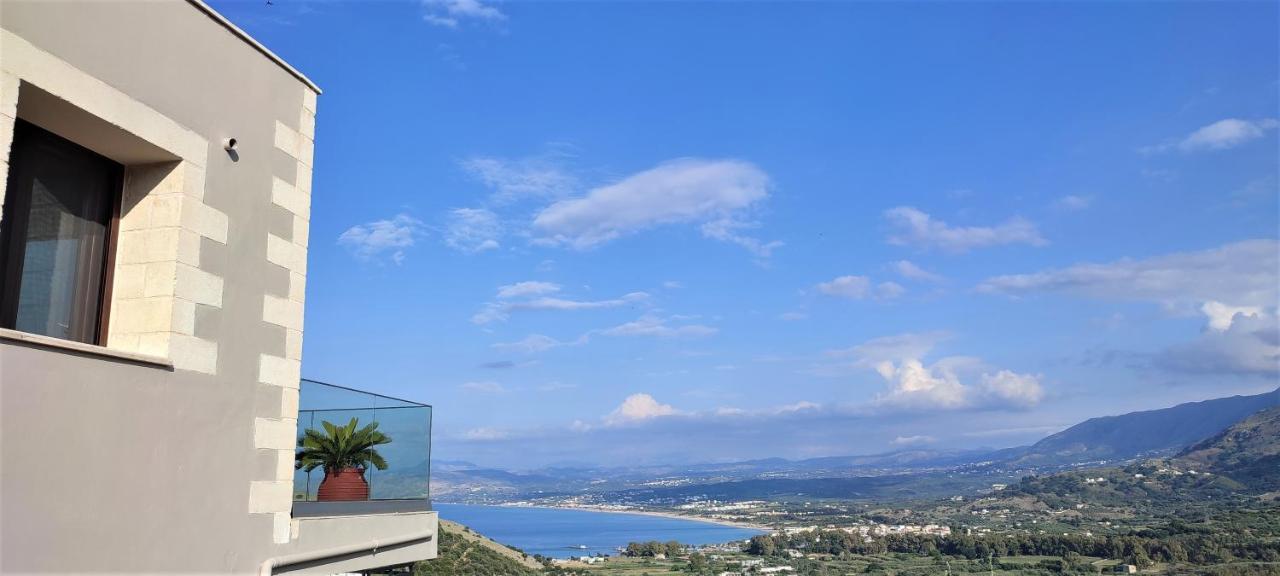 Argia With Private Pool Villa *