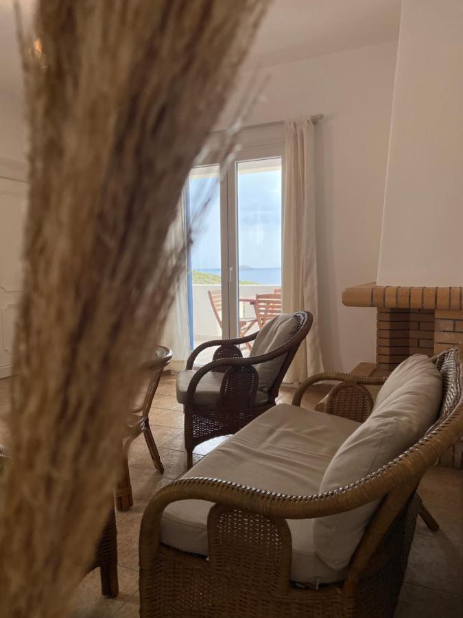Apartment Maniati *