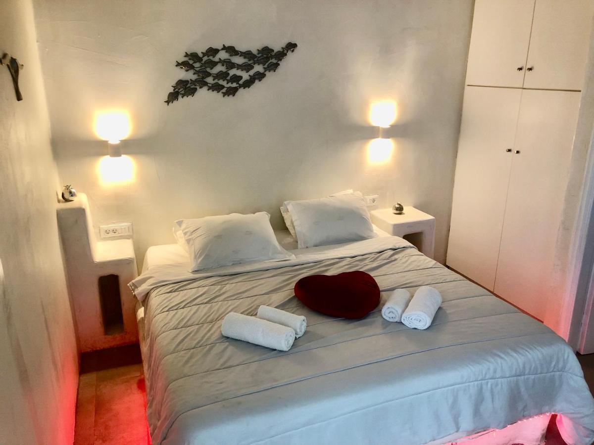 Apartment The Muses Of Santorini Private Jacuzzi Vothon