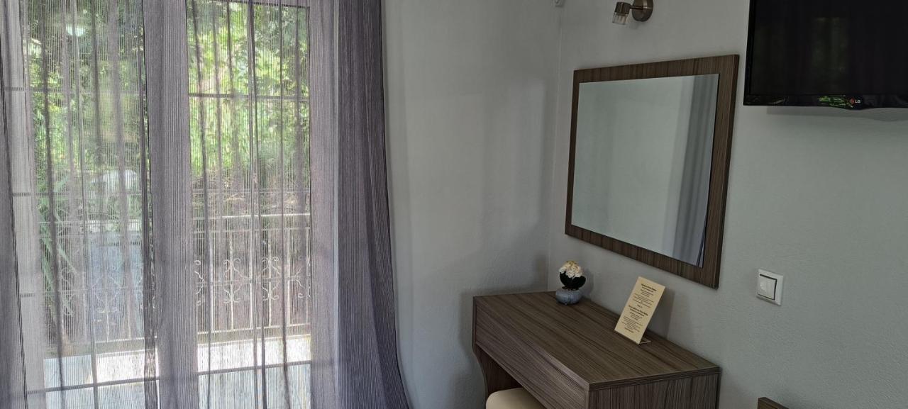 Petros Valtos Apartment Parga