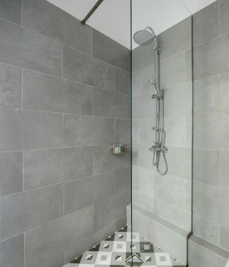 Thiramenous Apartment Athens