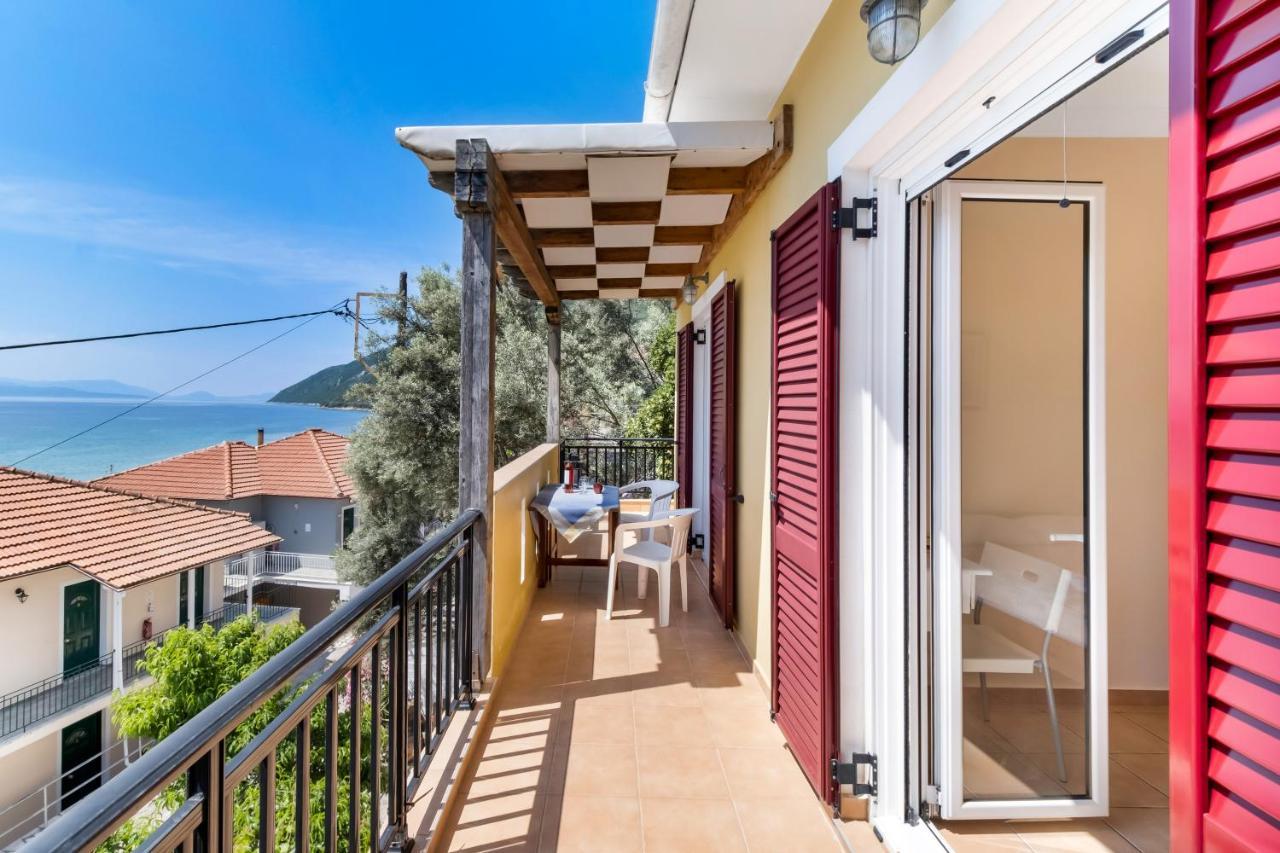 Captain Fotis 3 Apartment Pondi