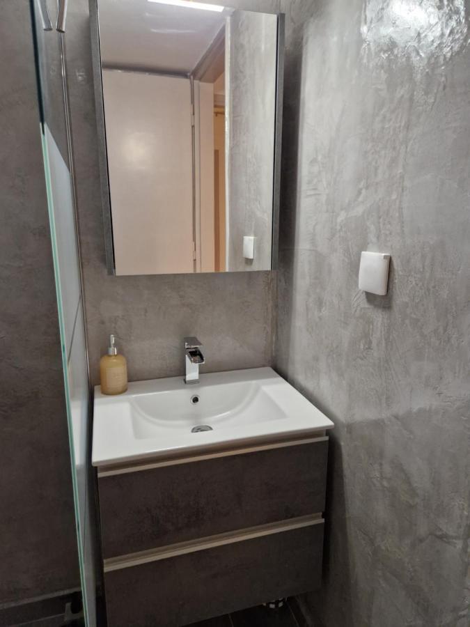 Apartment Above Near The Airport Artemida (Attica)
