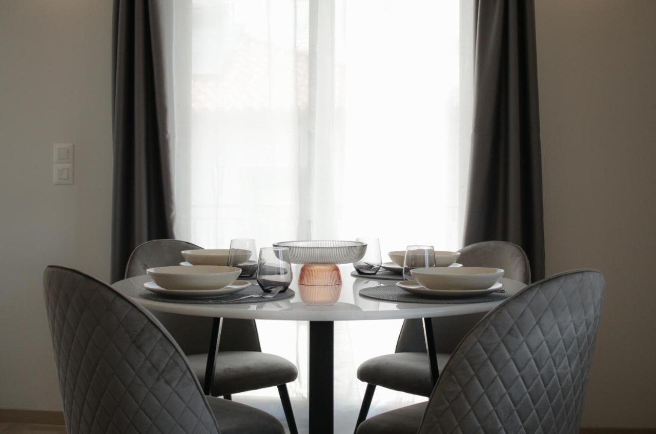 Onos - 2 Bedroom 2 Bathroom Penthouse With Terrace In Old Town * Kalamata