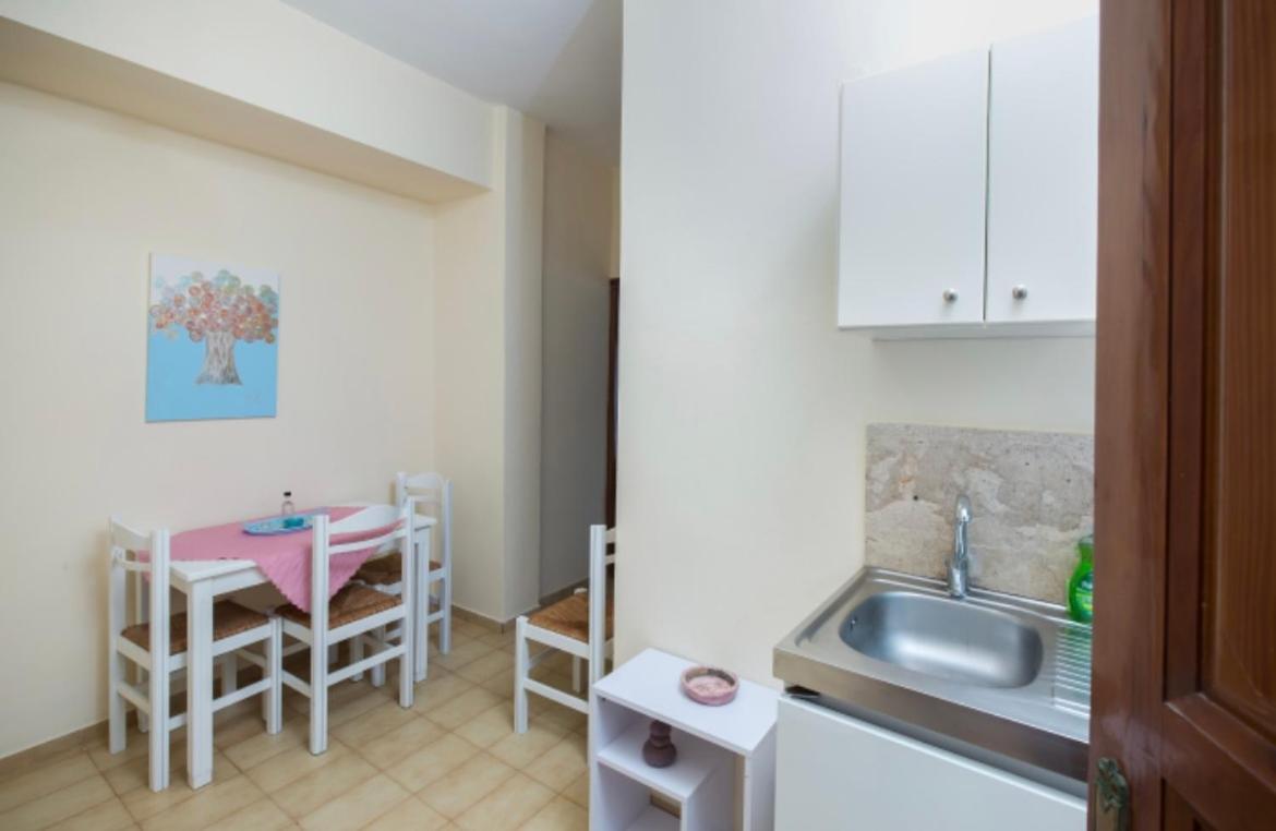 Eleni Apartment *
