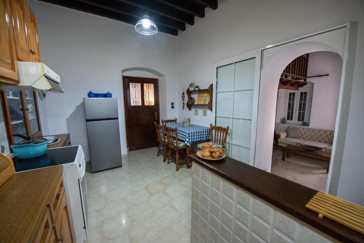 Bunnyfoot: Of 135 Sqm In Leros. Holiday home *
