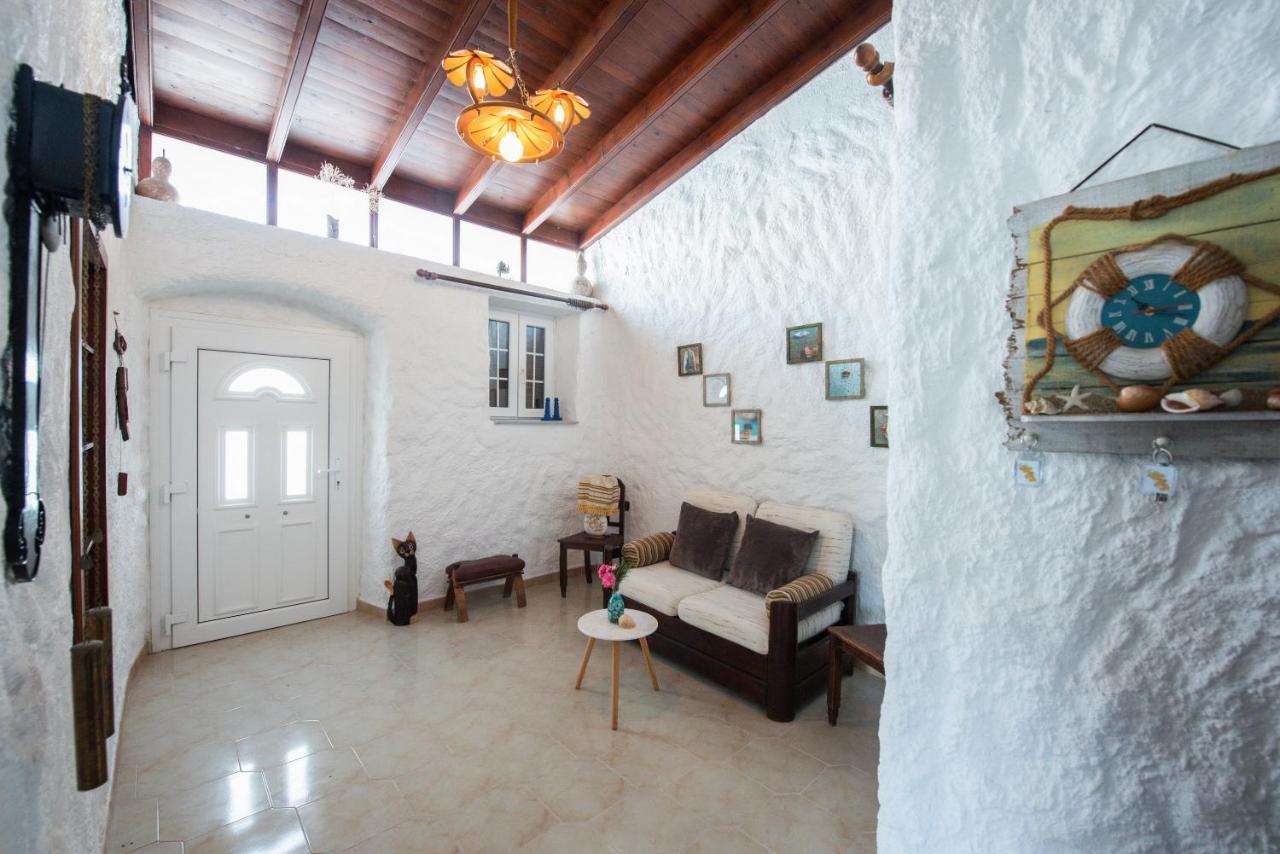 Bunnyfoot: Of 135 Sqm In Leros. Holiday home *