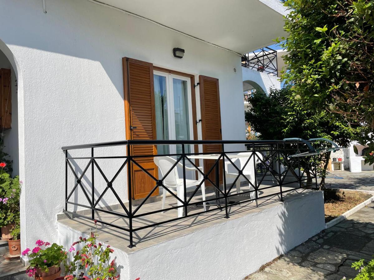 Karagiozos Studios & Apartment *
