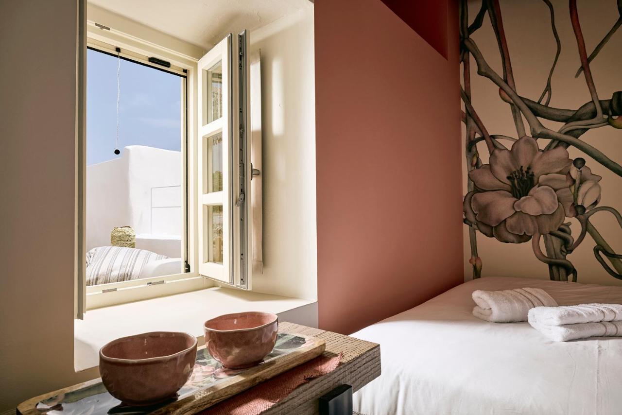 Niove Milos Inn *