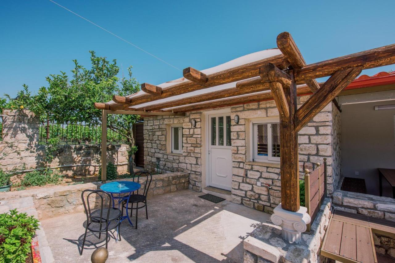 Acrocorinth Apartment *