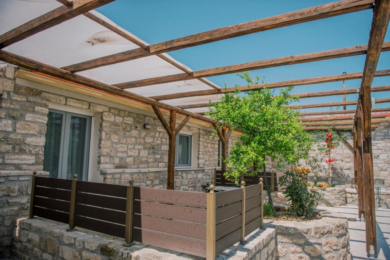 Acrocorinth Apartment