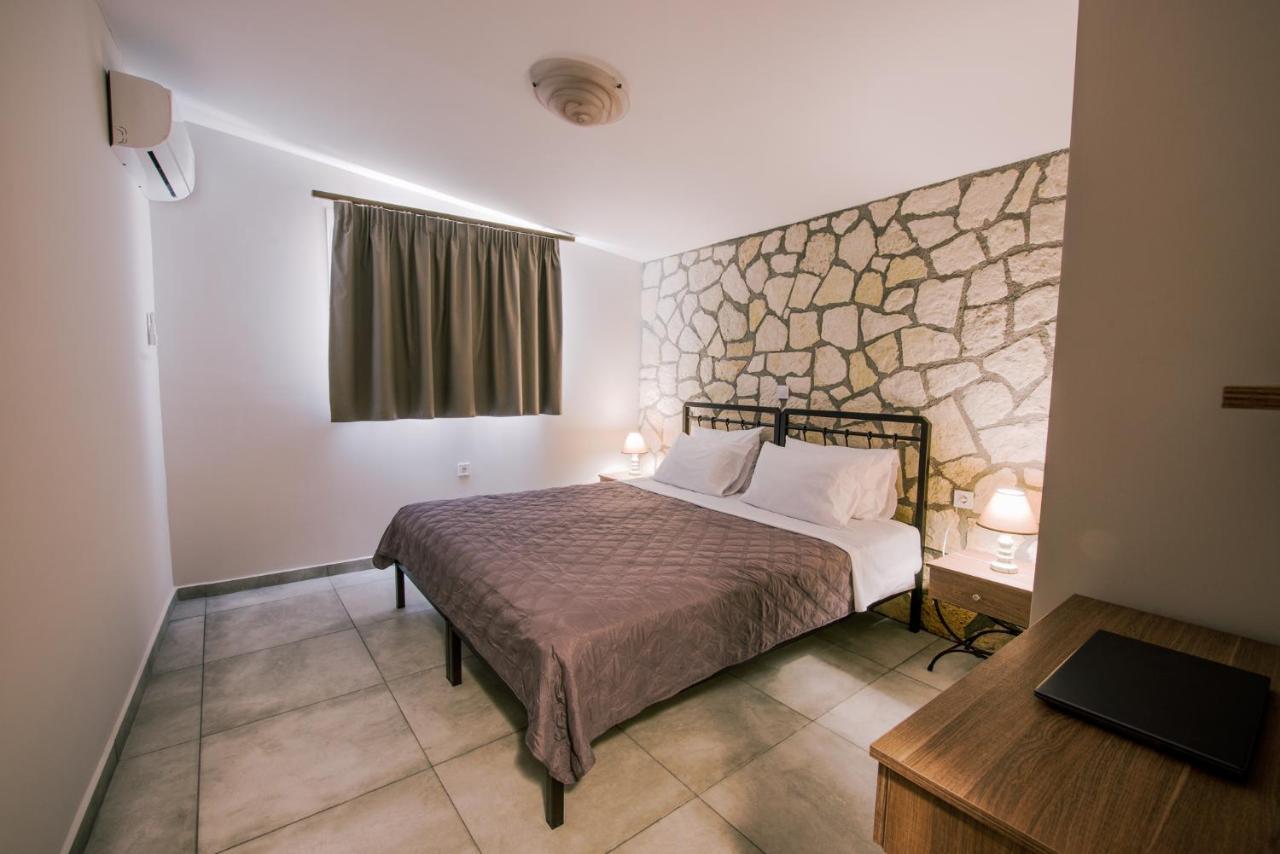 Acrocorinth * Corinth