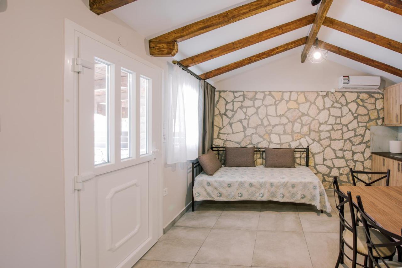 Acrocorinth Apartment *