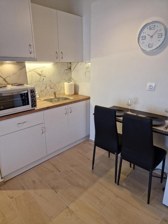 Apartment Above Near The Airport