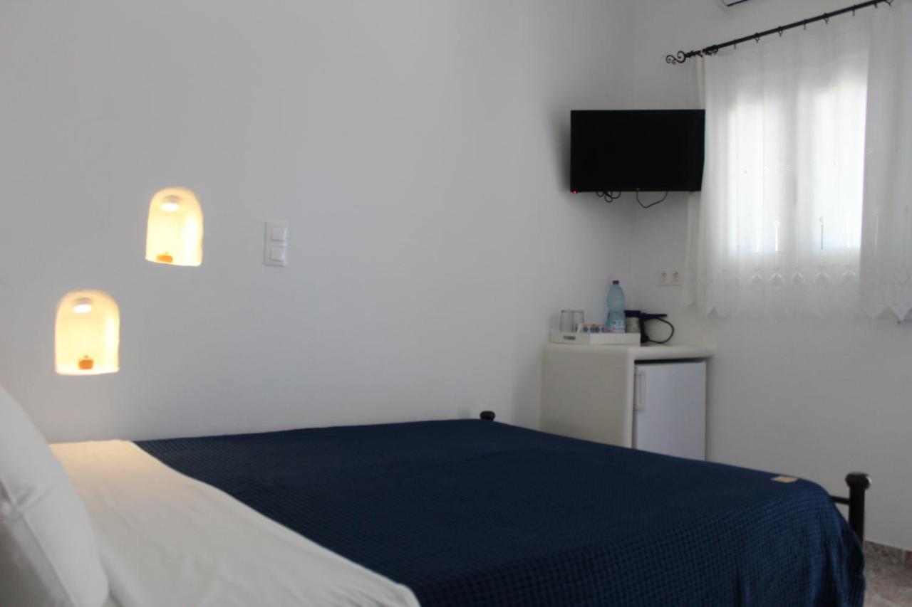 Meltemi Room's And Studios Apartment