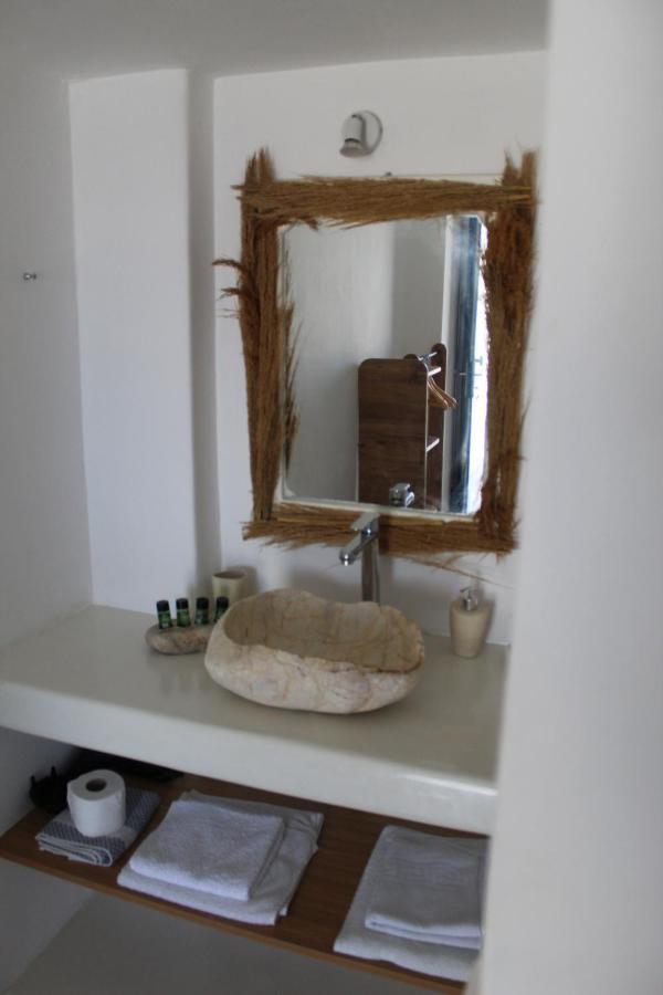 Meltemi Room's And Studios Apartment Anafi