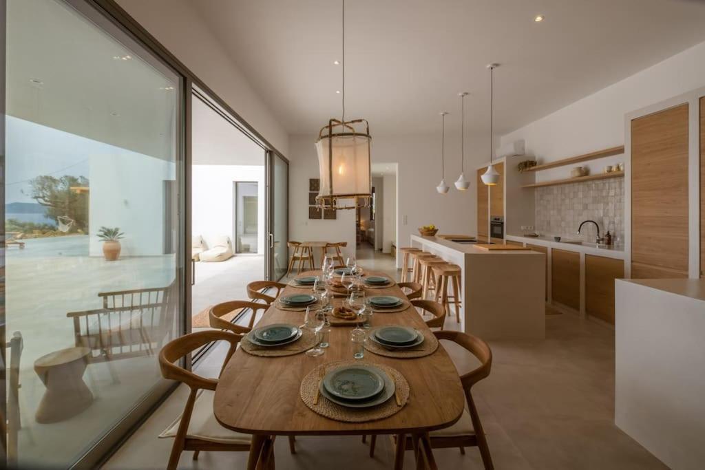 Villa Lemon Hill / Landmark Hosting Finikounta