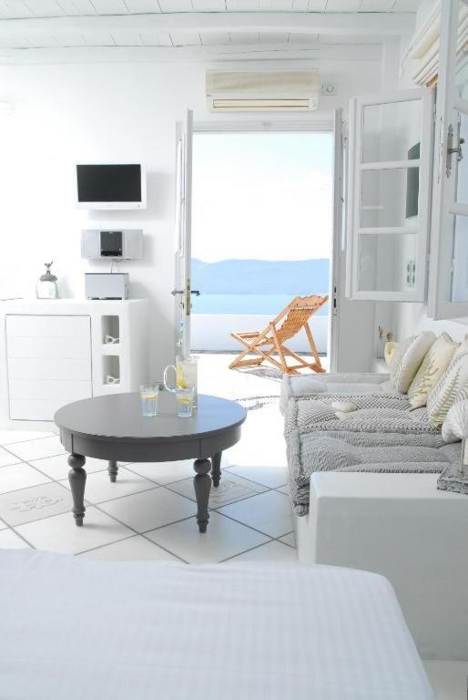 Archondoula * Plaka (Milos)