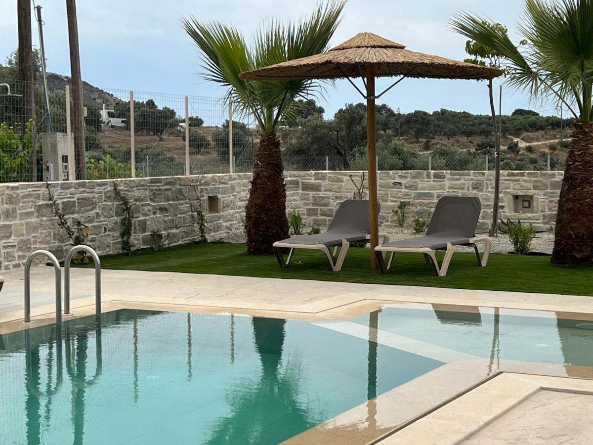 Luna With Swimming Pool In Villa