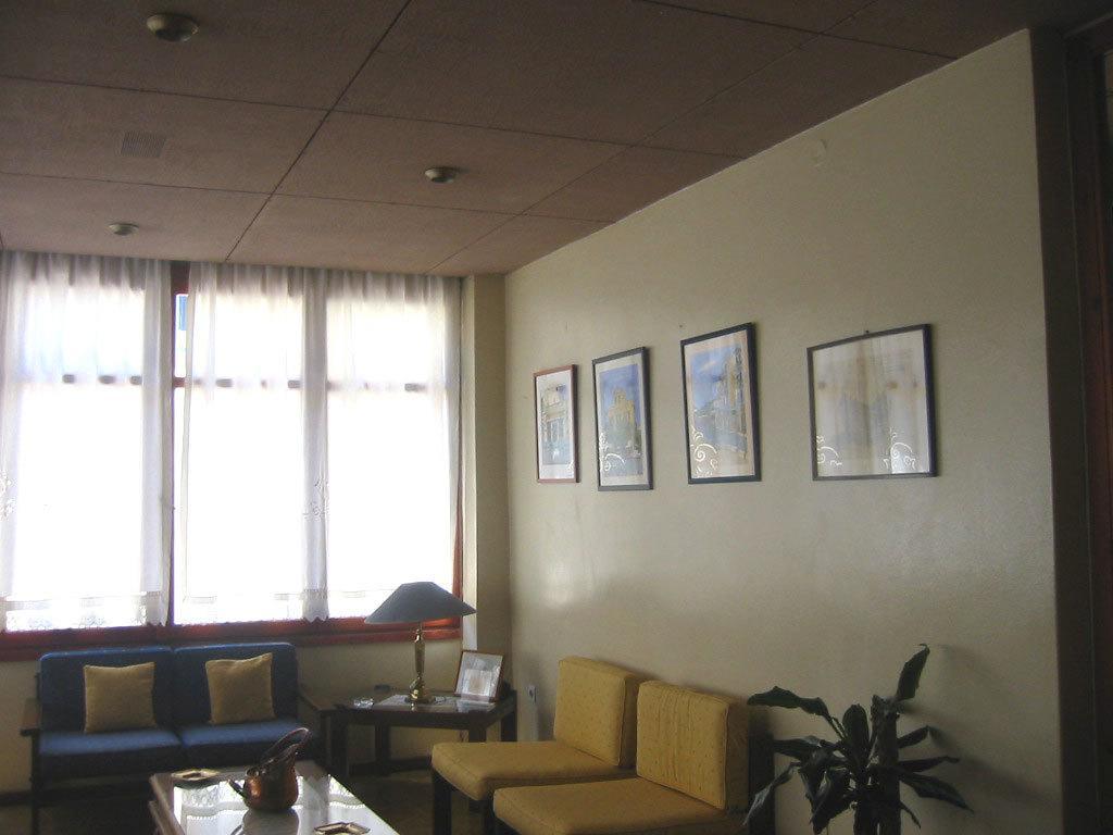 Hotel Avra 2*