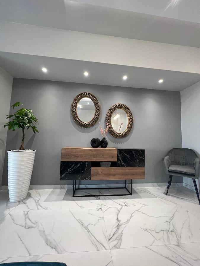 Panorama Apartment *