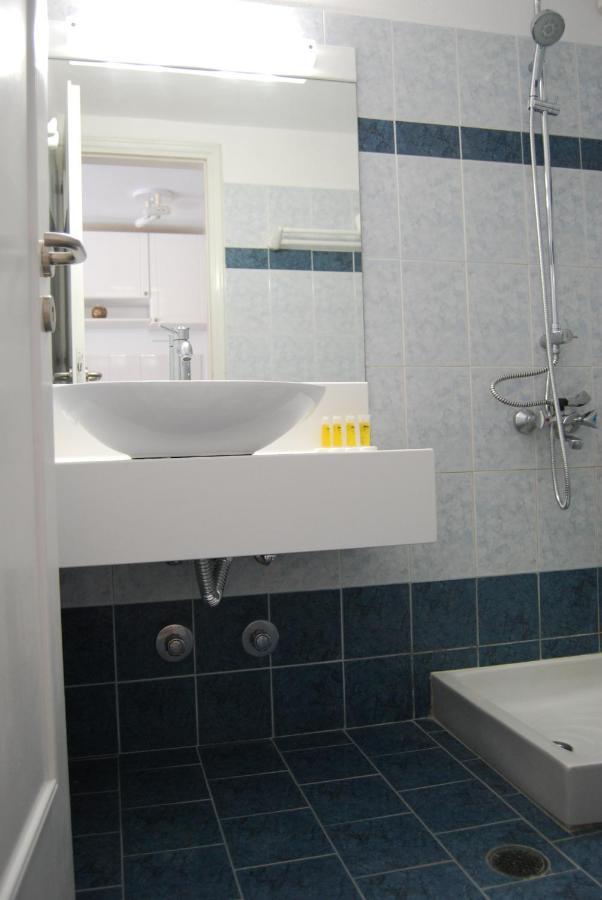 Aretousa 3* Perissa (Santorini)