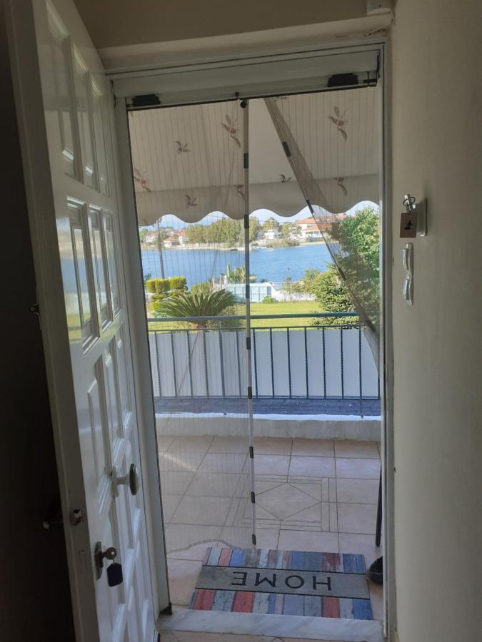Apartment Floor On Villa, 3' From Center, By The Sea! Host Is Efi Kwsta Preveza