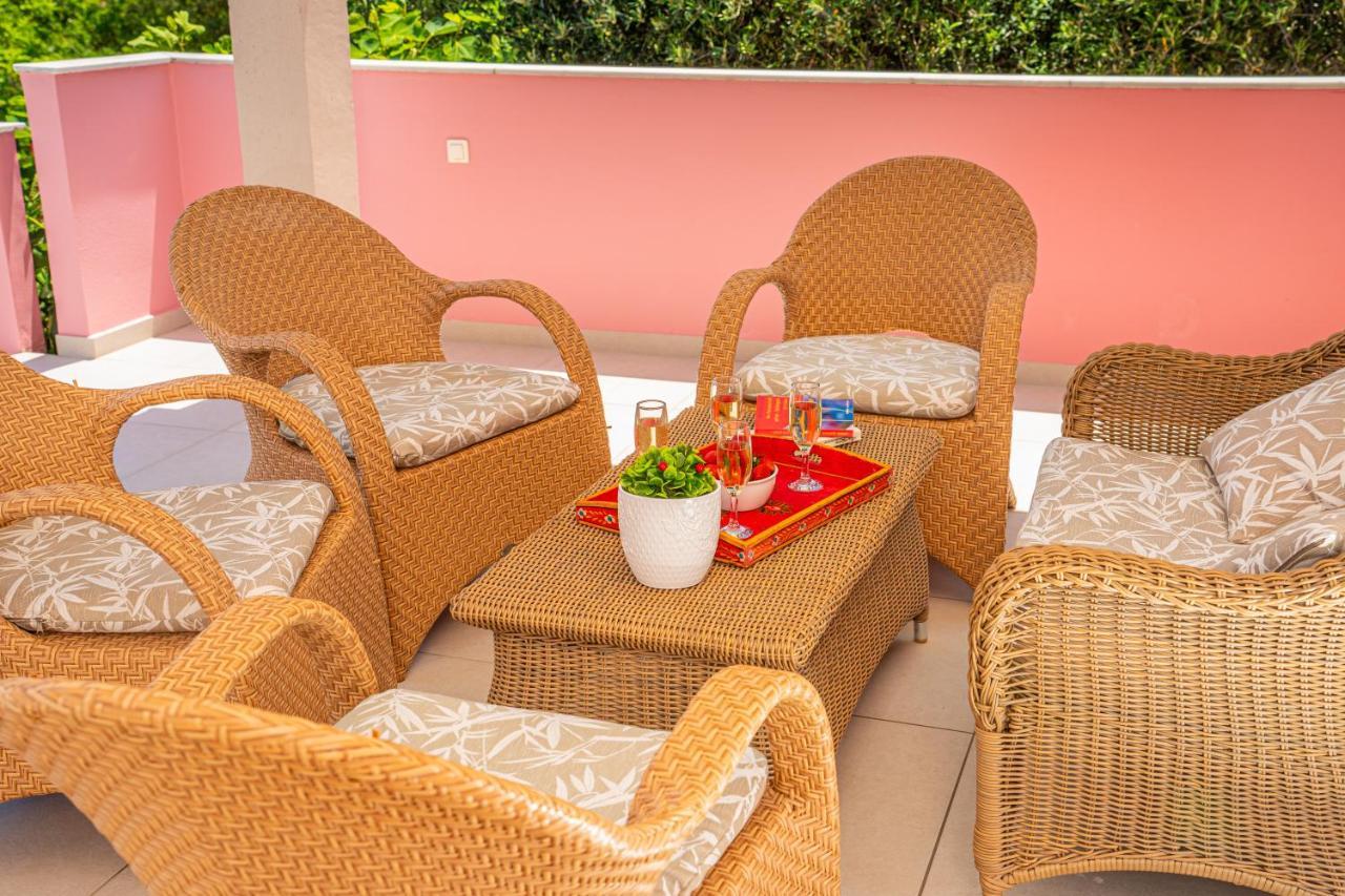 Helios Sea View & Private Pool Near *