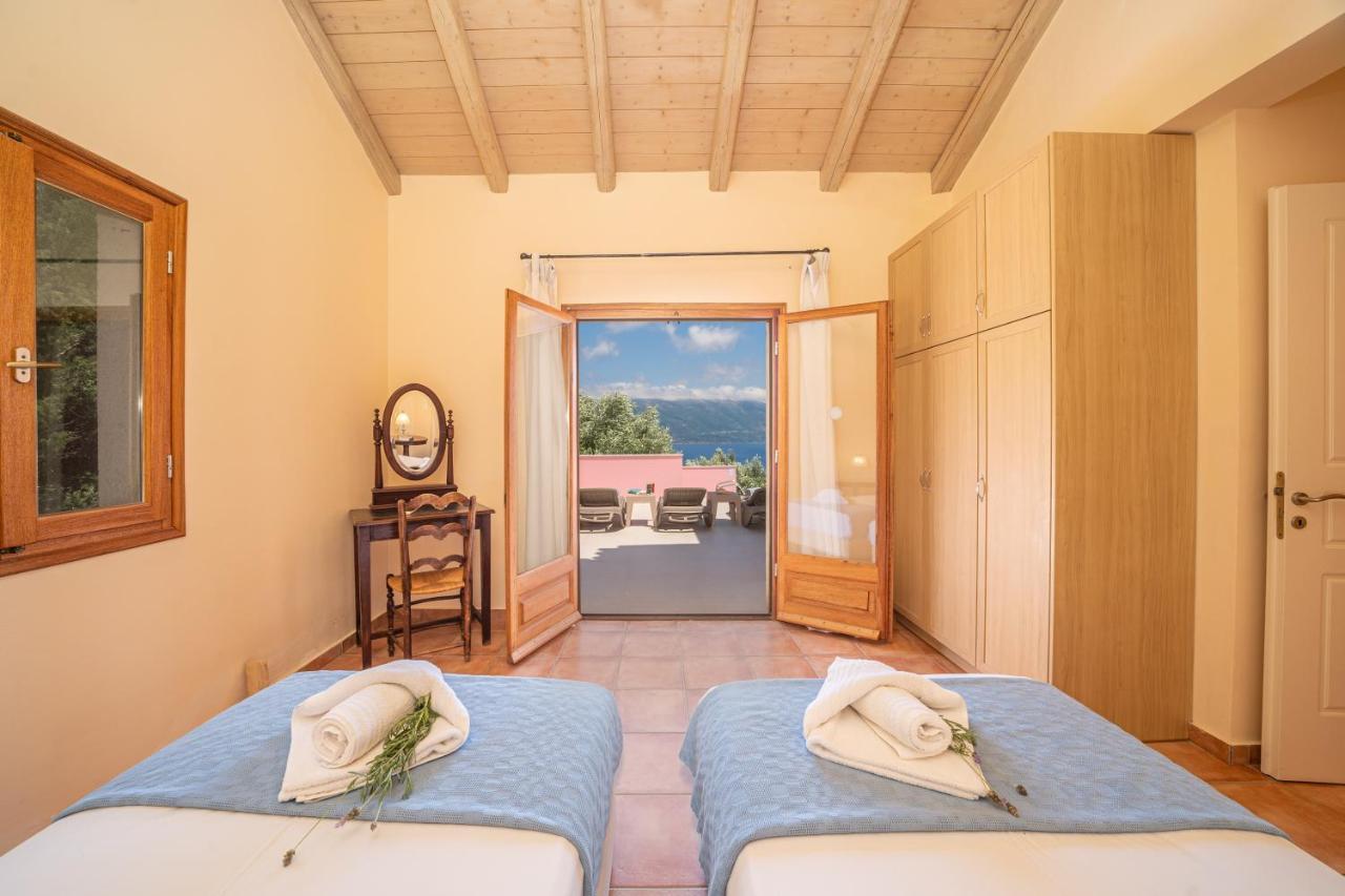 Helios Sea View & Private Pool Near