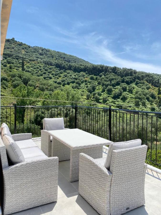 Aristidis Garden Aparthotel
