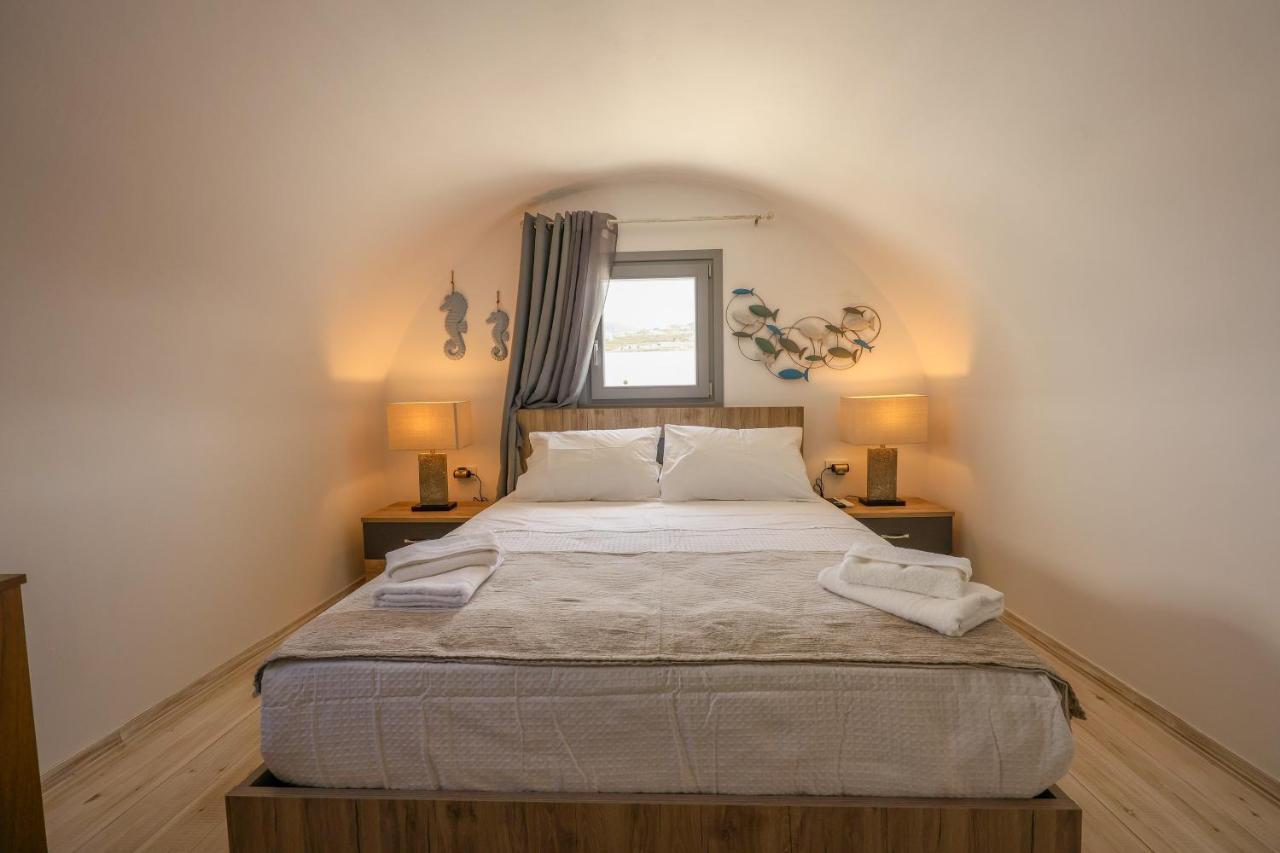 Misilia Santorini Cycladic House With Jacuzzi Vothon