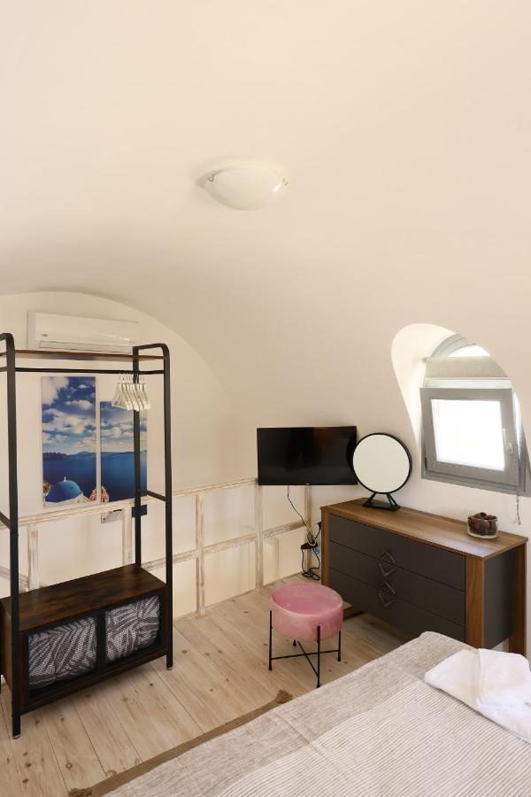 Villa Misilia Santorini Cycladic House With Jacuzzi