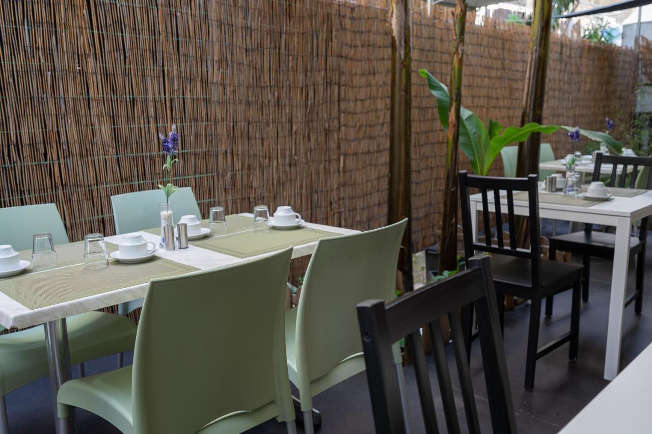 Hotel Akropol 3*