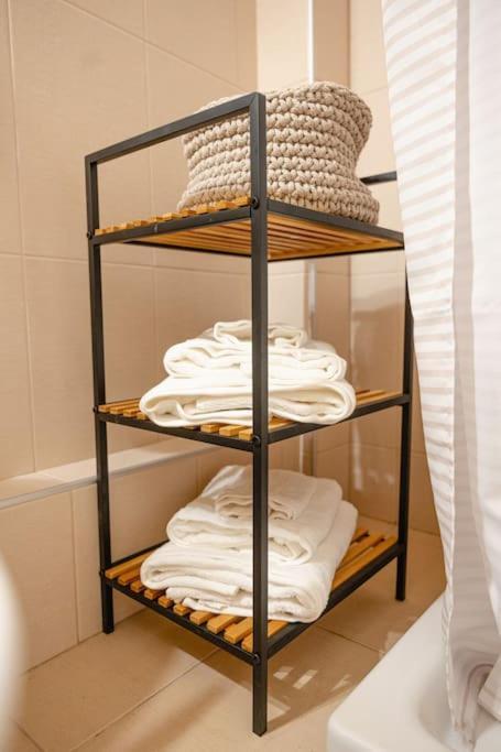 #t33 Chic 2br In The Centre Of Apartment *