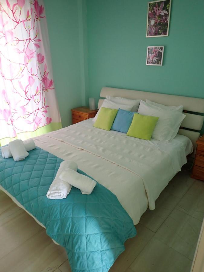 Apartment Beachfront With Private Path To The Sea *