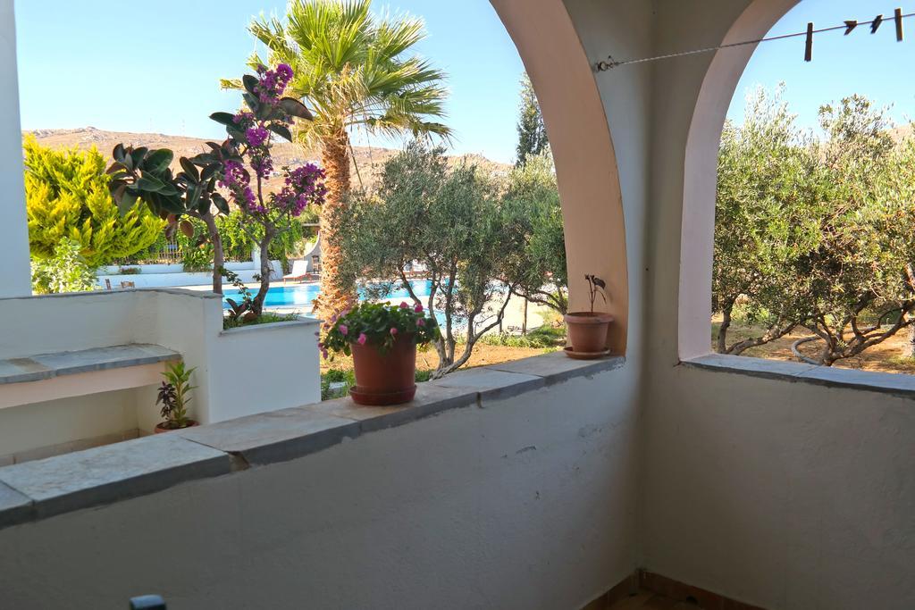 Manolis Aparthotel