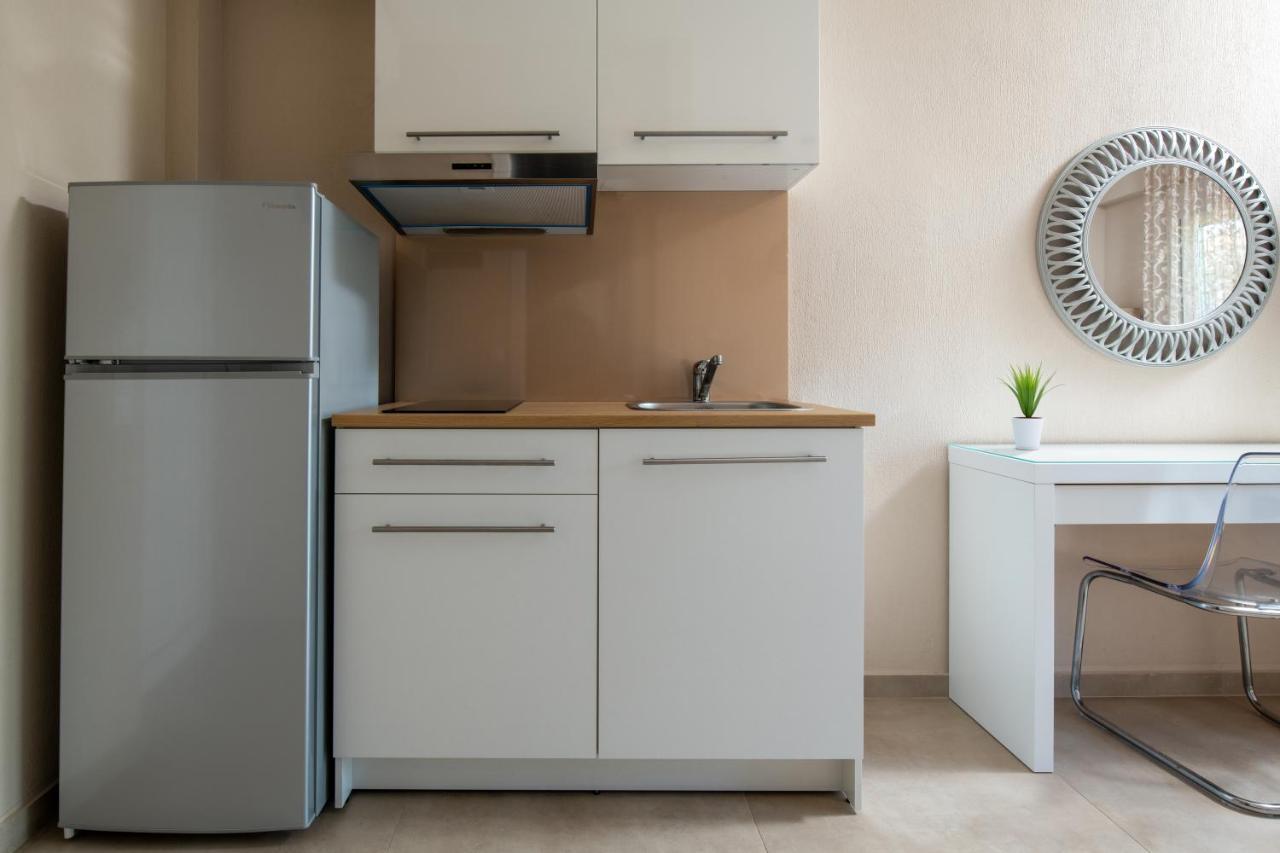 Sithonia Suites Luxury 3 Beds Studio, Semi-Ground Floor Nikiti (Sithonia)