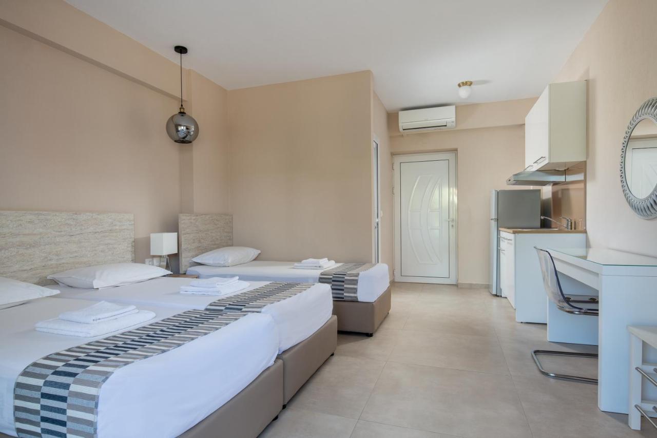 Sithonia Suites Luxury 3 Beds Studio, Semi-Ground Floor Apartment Nikiti (Sithonia)