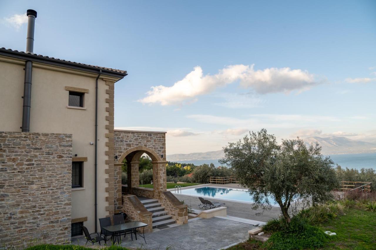 Villa / Sea View And Pool Nearby Athens *