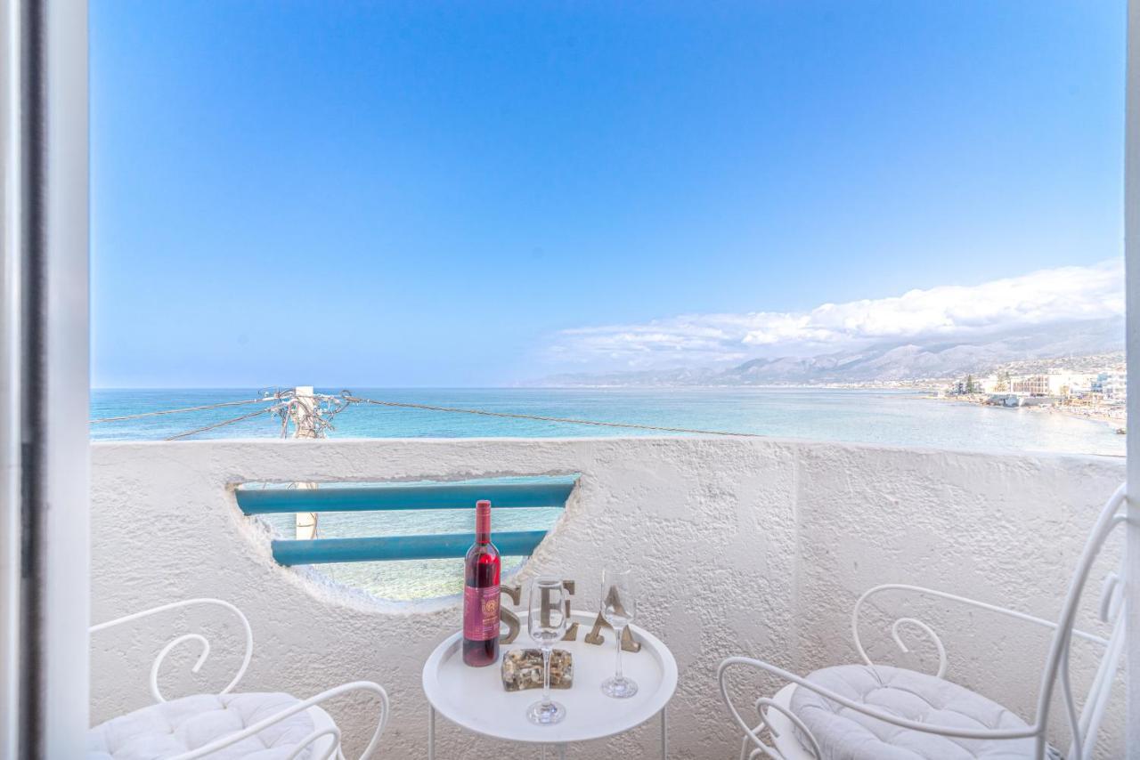 Apartment Seaside With View In The Heart Of Hersonissos (Crete)