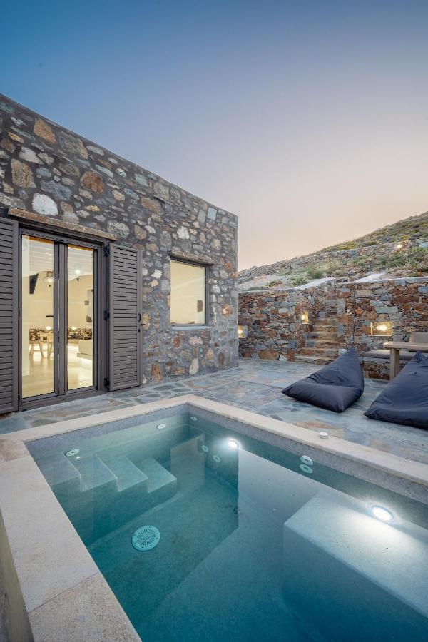 Petrias Pool House