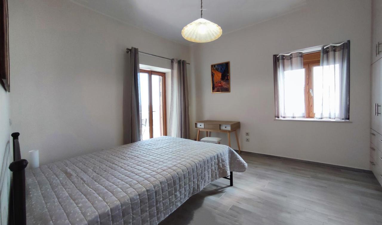 Olive Stonehouses - Alkistis *