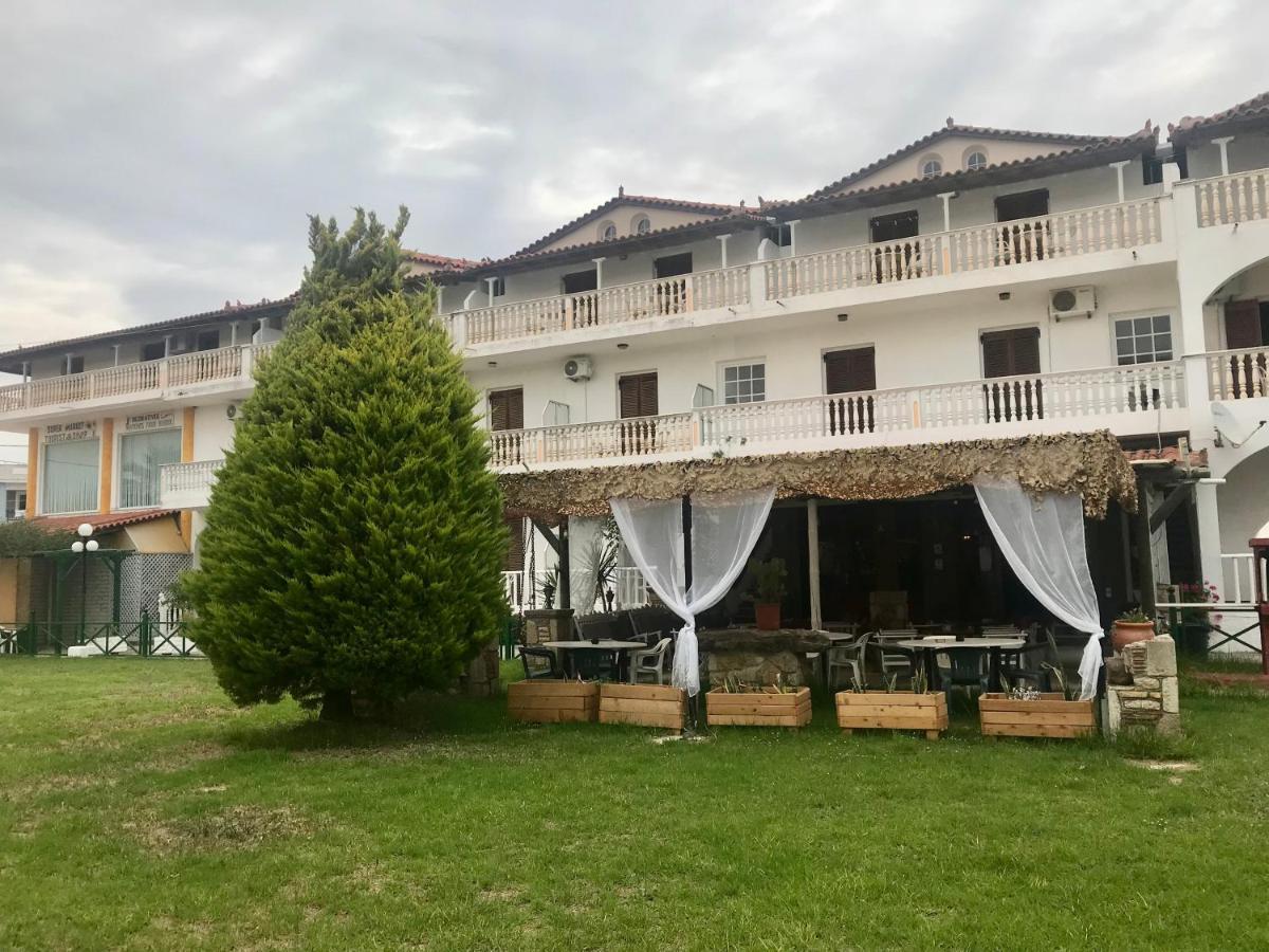 Dionysos Aparthotel 2*