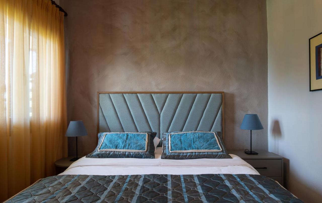 Aparthotel Heos