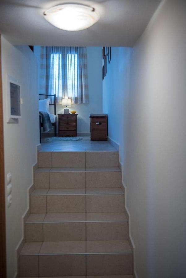 Kouremenos House West Apartment