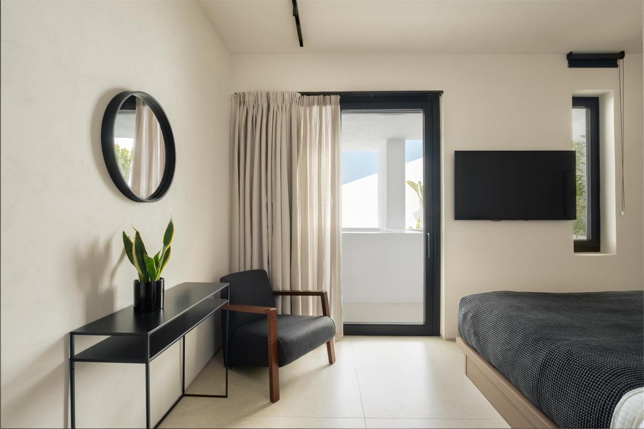 Cubic Mykonos Seafront Design Hotel *